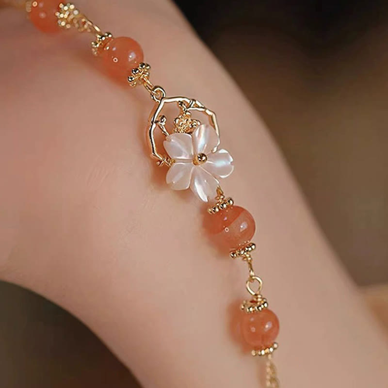 Red Agate Tridacna Stone Flower Confidence Bracelet | Eterlia